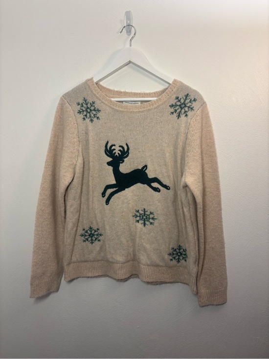 cupcakes & cashmere Sweaters - Cupcakes & Cashmere Holiday Crewneck Sweater with Green Reindeer Size XL